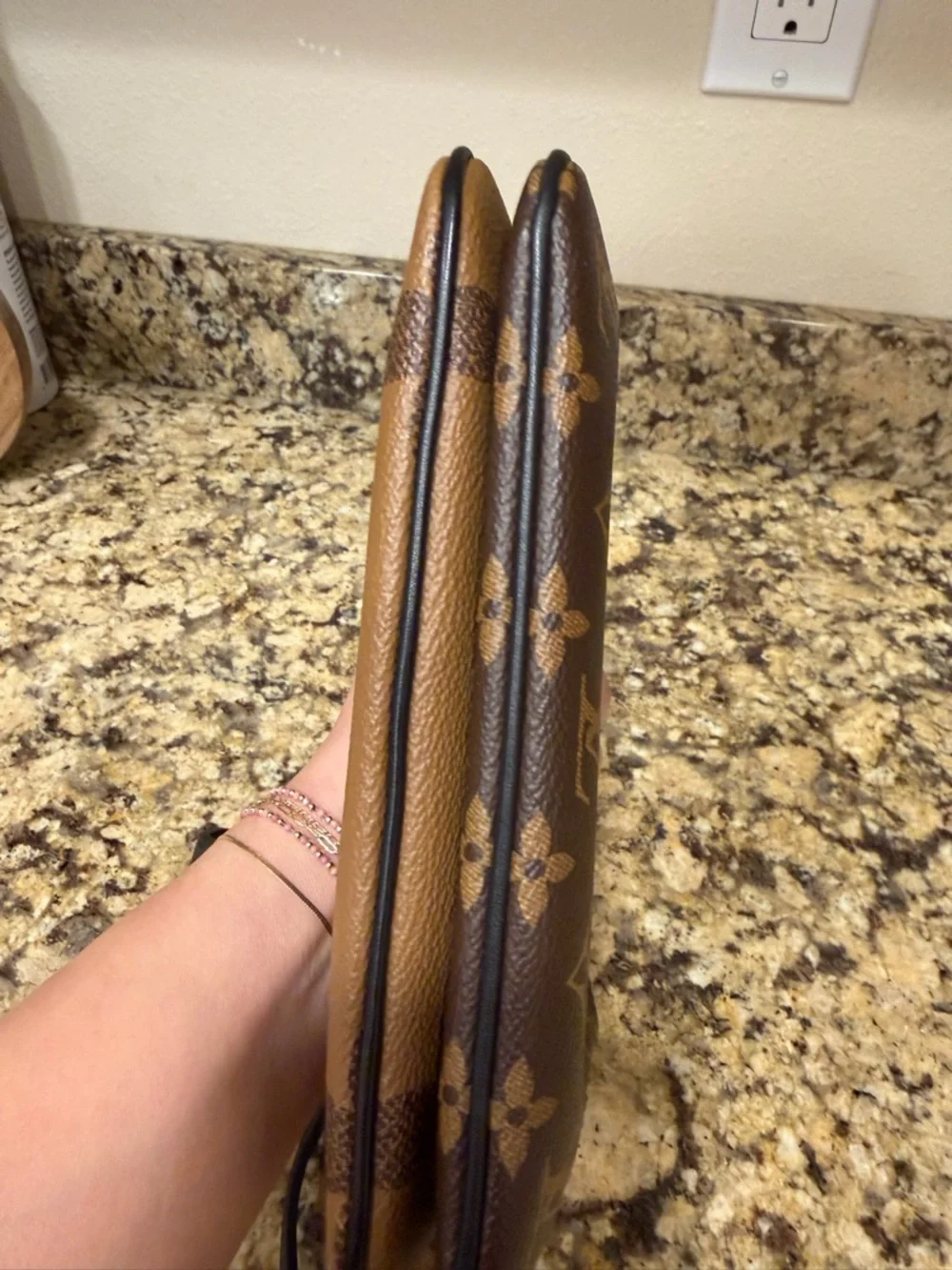 LOUIS VUITTON DOUBLE ZIP POCHETTE GIANT REVERSE MONOGRAM - Picture 13 of 14